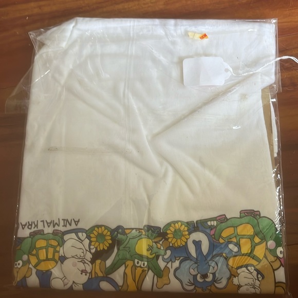 TAJ CLUBHOUSE T-Shirt - Picture 2 of 4